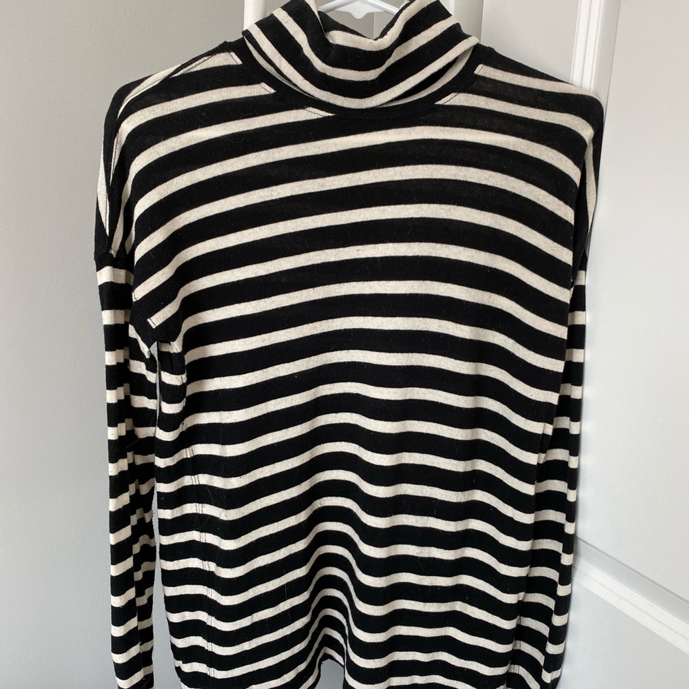 JCREW like new striped turtleneck. Black/white